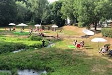 Stadtfest Liegewiese am Fluss