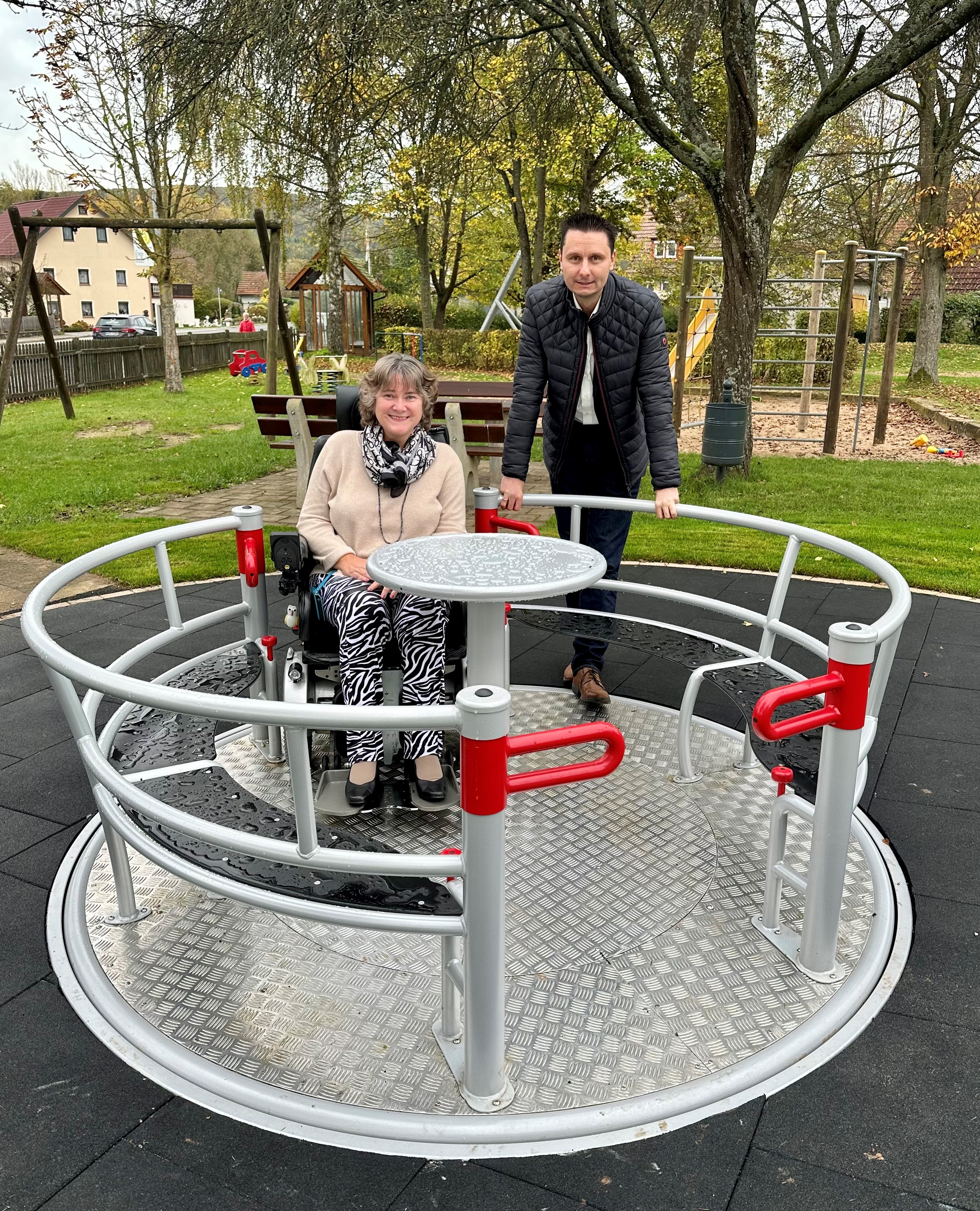 Barrierefreies Spielgerät in Reckenneusig